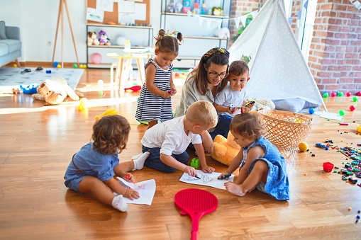 How do you teach children at a Montessori school in Abu Dhabi?