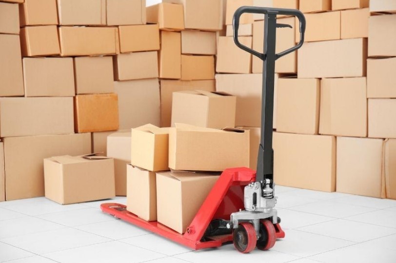 Things to consider before buying a manual pallet truck Pakistan